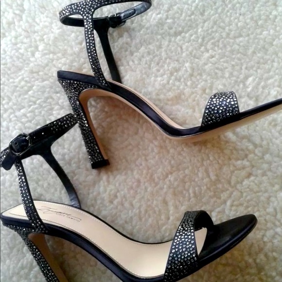 VINCE CAMUTO IMAGINE RHINESTONE STUDDED HIGH HEELS - Picture 3 of 15